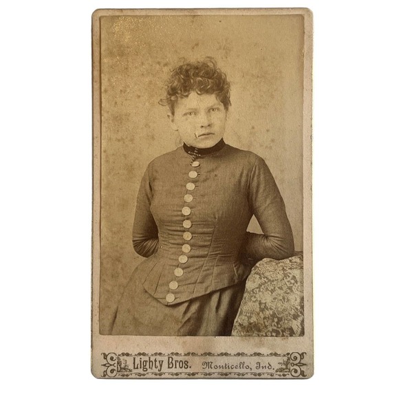 Antique CDV Carte de Visite Photography Sepia Lighty Bros Young Lady Buttons SEE - Picture 2 of 5